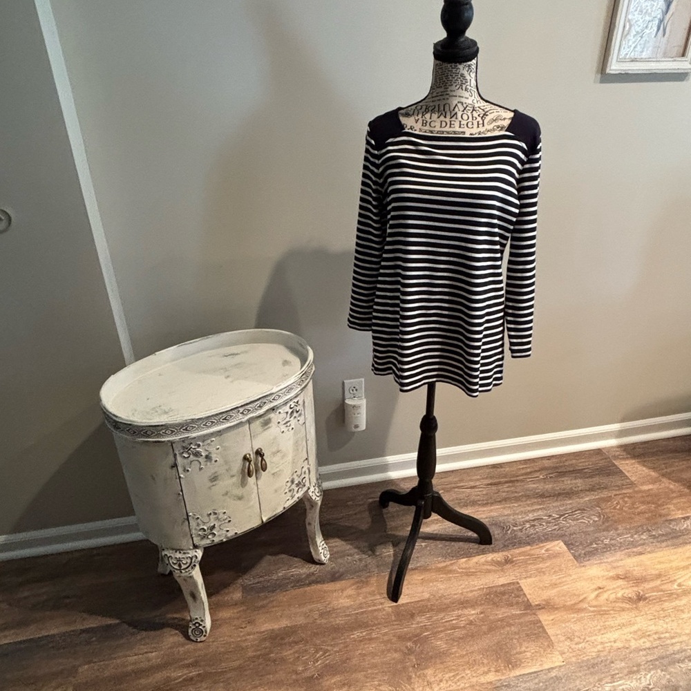 Brand new worn tags Anne Kline navy white striped top medium